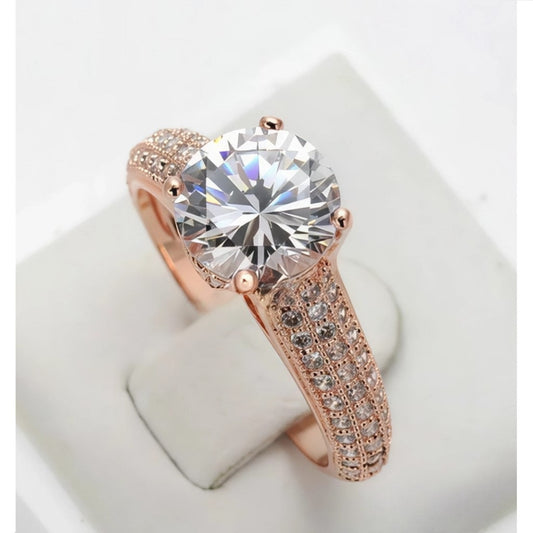 Anillo de Compromiso con Zirconio Bañado en Oro Rosa de Joyas Lucyana