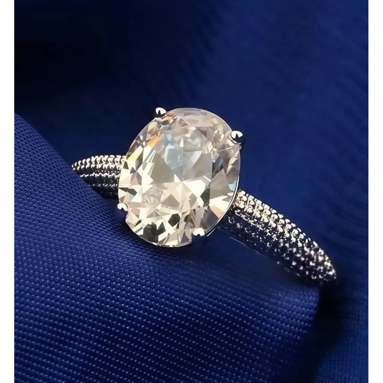 Anillo de Compromiso Bañado en Oro Blanco de Joyas Lucyana