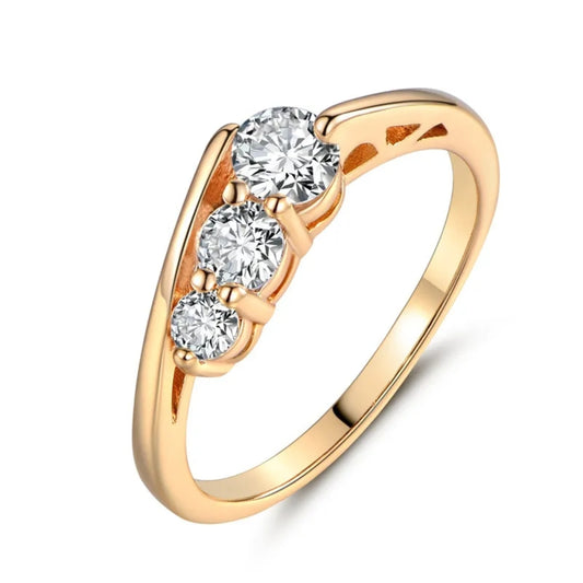Anillo de Compromiso Mujer Tres Piedras Dorado