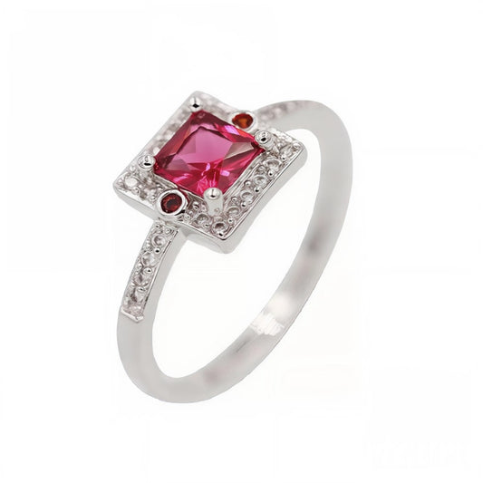Anillo de Compromiso con Zirconio rojo en Plata de Joyas Lucyana
