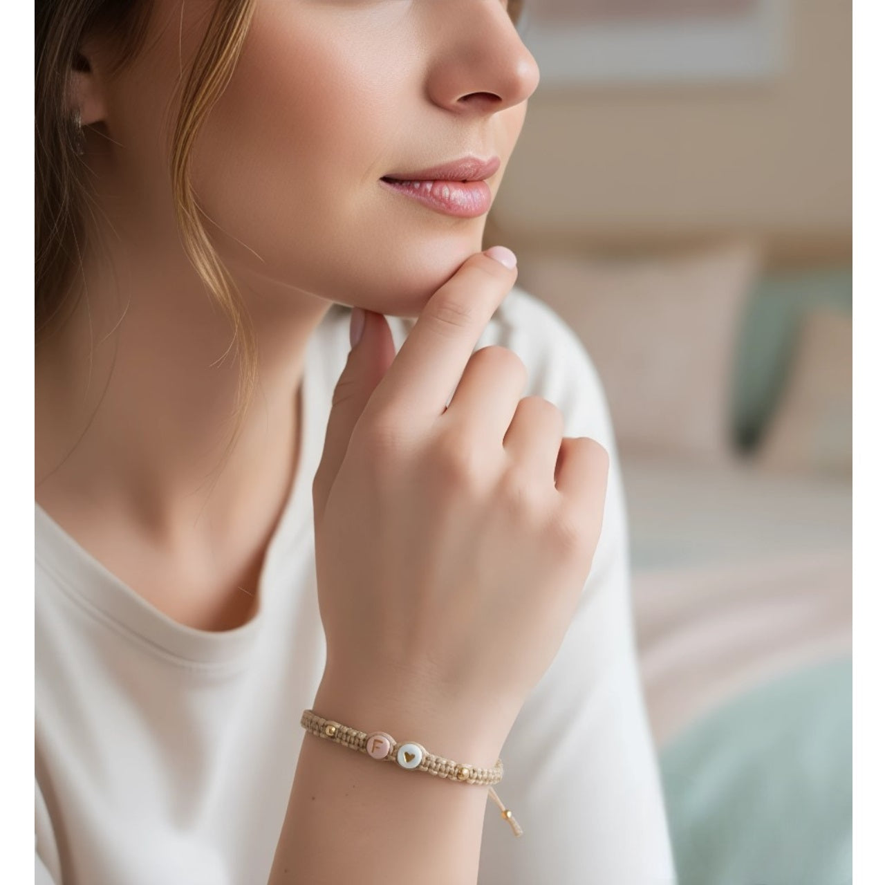 Pulsera Mujer Hilo con Letra Inicial F y Corazón de Joyas Lucyana
