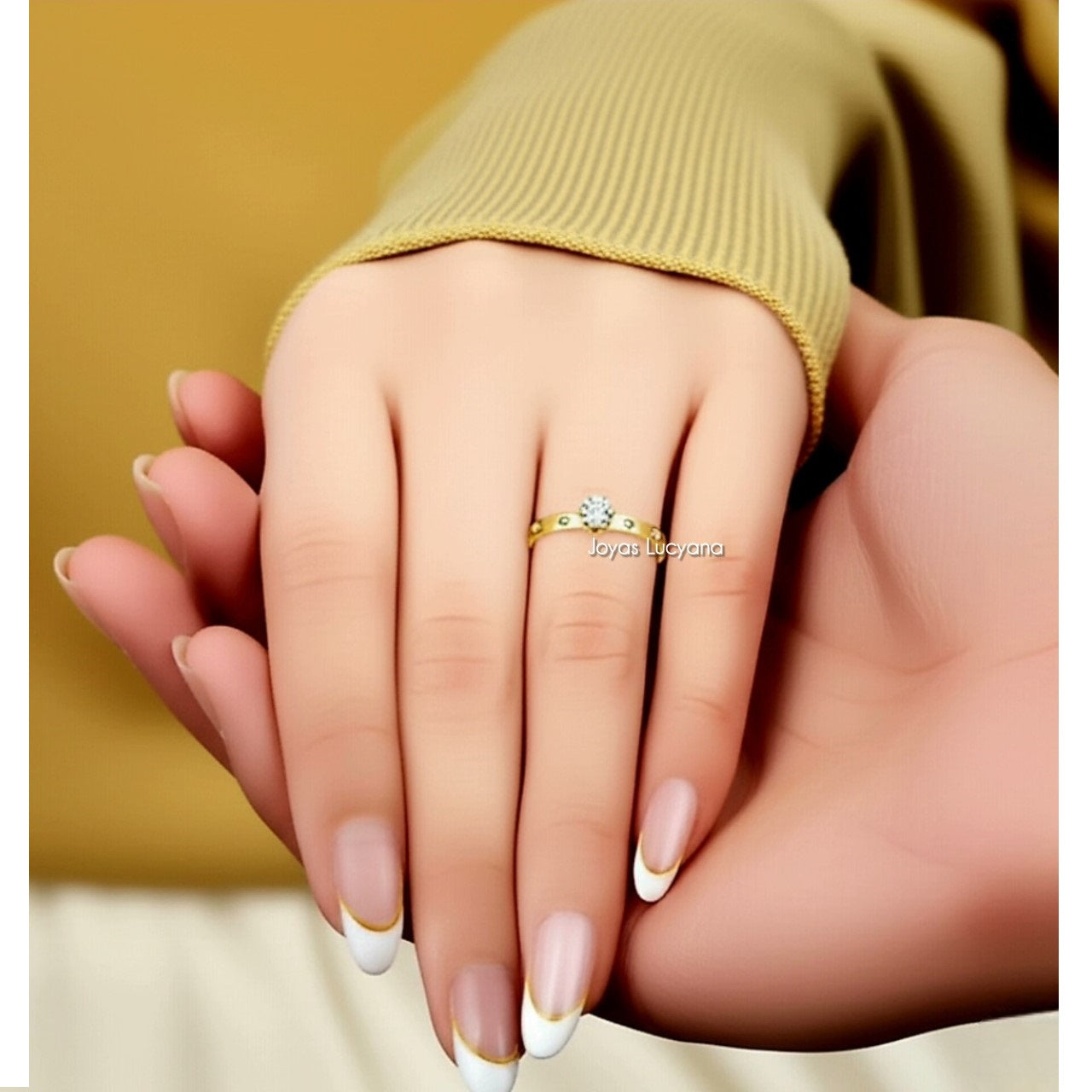Anillo de Compromiso Bañado en Oro Amarillo de Joyas Lucyana