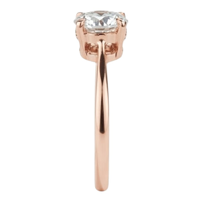 Anillo de Compromiso Solitario Resplandeciente Dorado de Joyas Lucyana