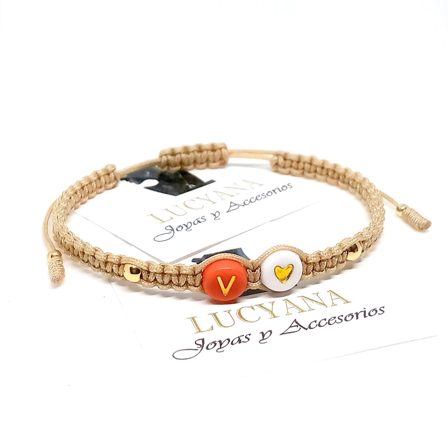 Pulsera para Mujer de Hilo con Letra Inicial V y Corazón de Joyas Lucyana