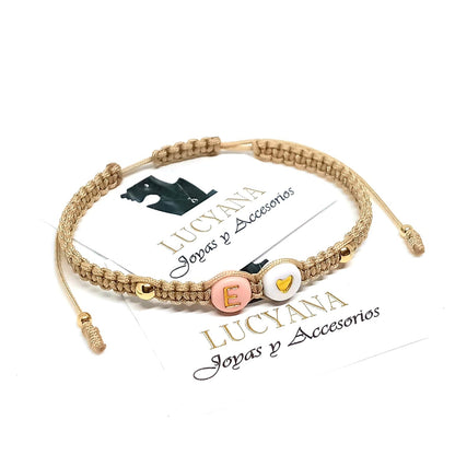 Pulsera Mujer de Hilo con Letra Inicial E y Corazón de Joyas Lucyana