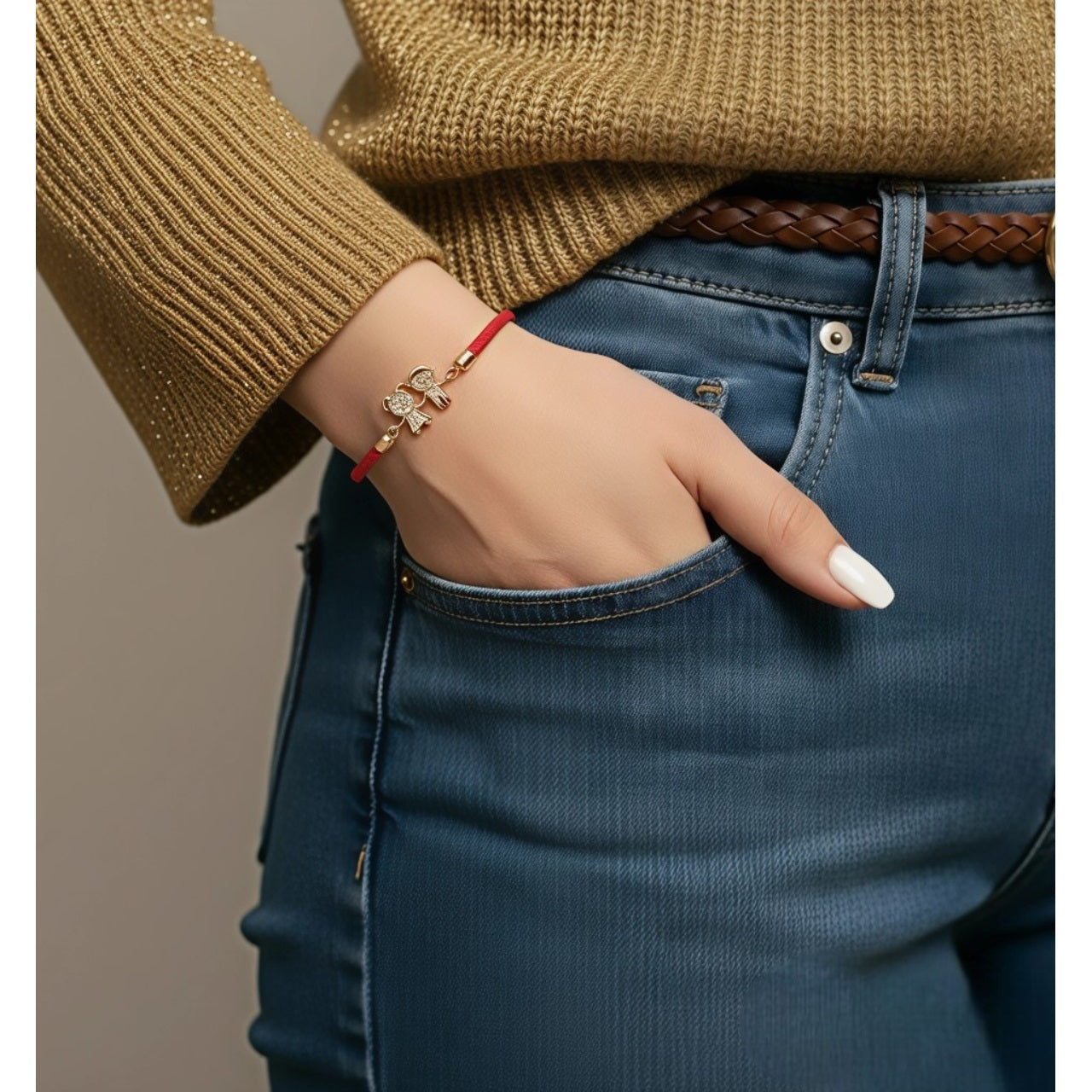 Pulsera para Mujer de Hilo Rojo con dije de Niños