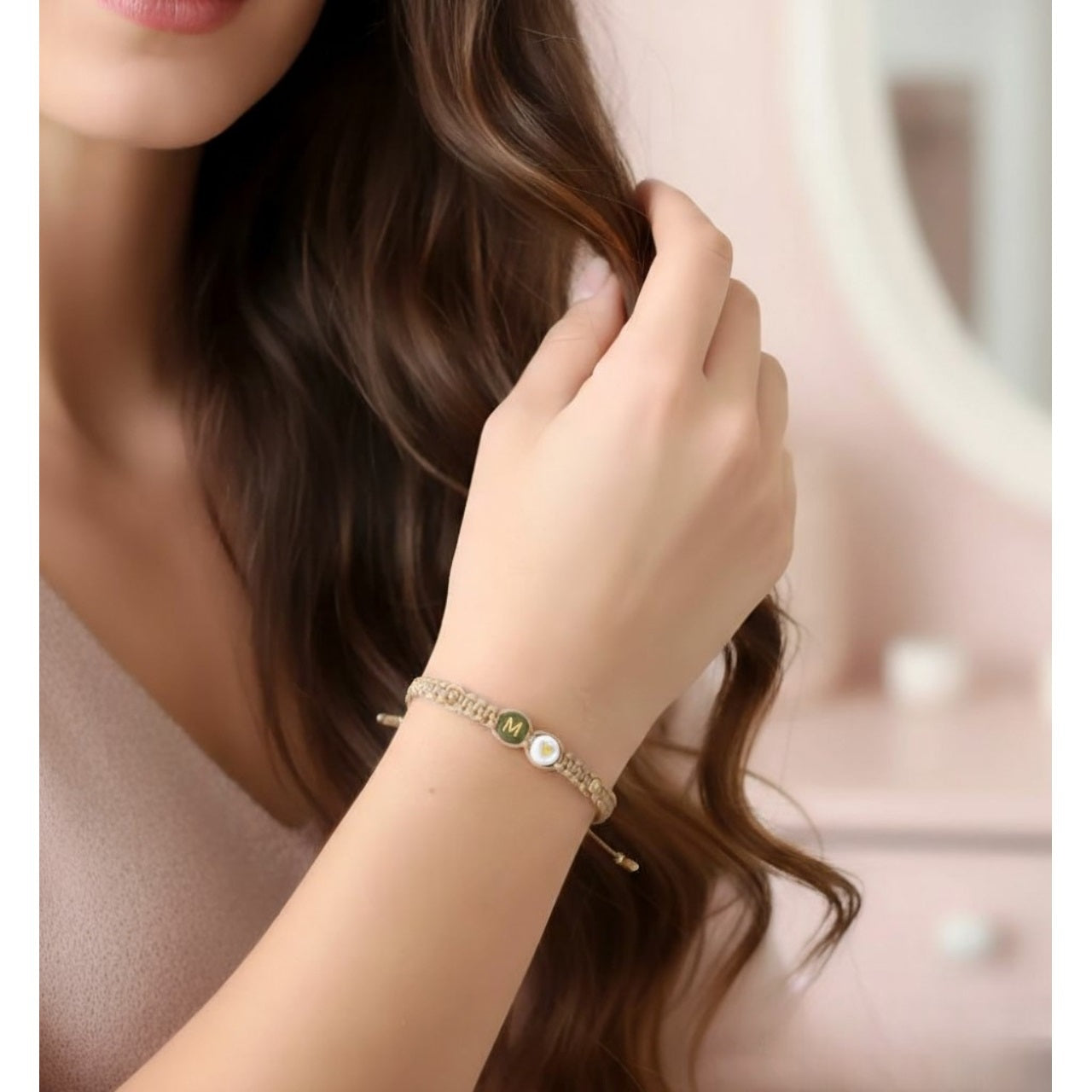 Pulsera Mujer Hilo con Letra Inicial M y Corazón de Joyas Lucyana